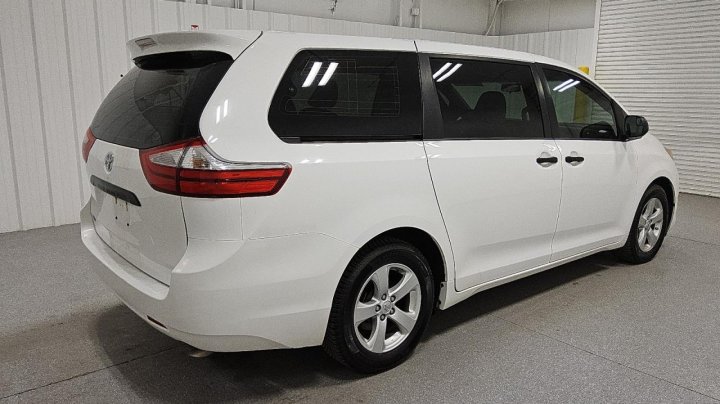 Toyota SIENNA  2016