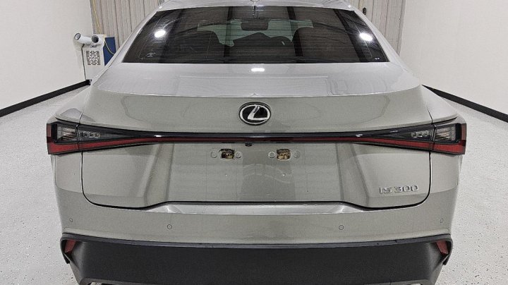 Lexus IS  2021