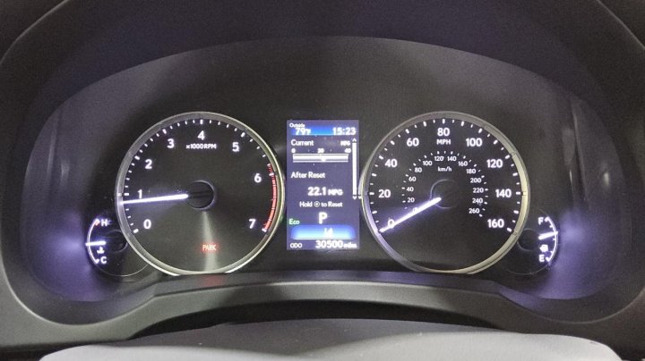 Lexus IS  2021