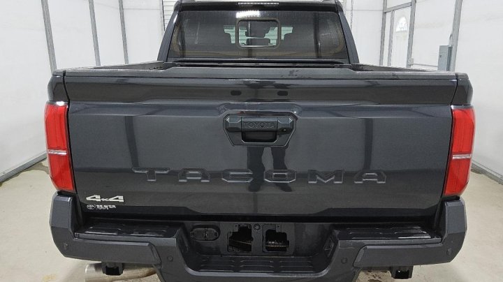 Toyota TACOMA  2024