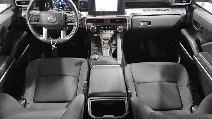Toyota TACOMA  2024