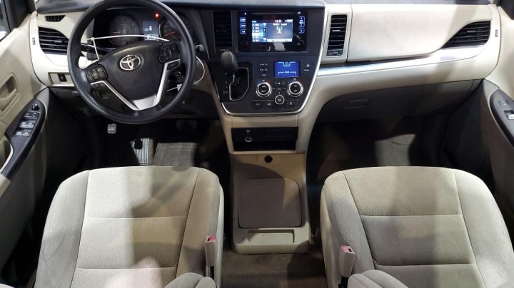 Toyota SIENNA  2017