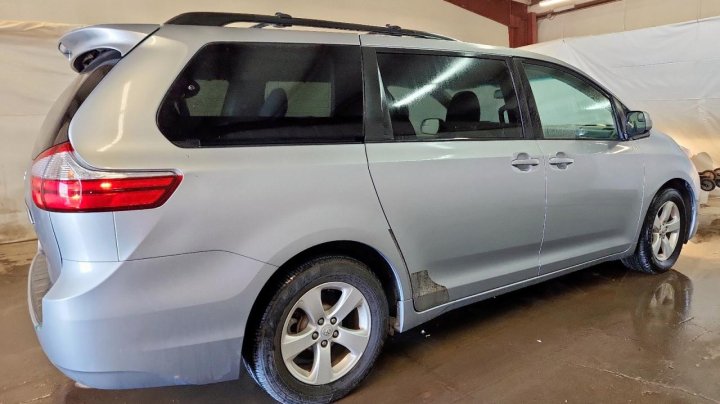 Toyota SIENNA  2016