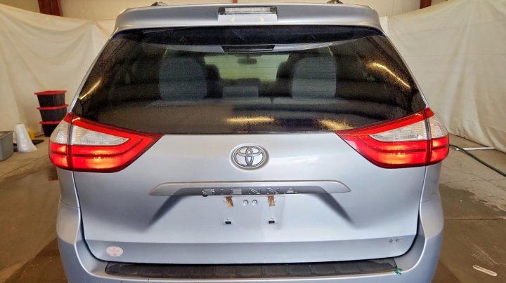 Toyota SIENNA  2016