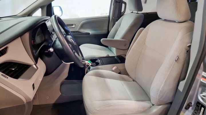 Toyota SIENNA  2016