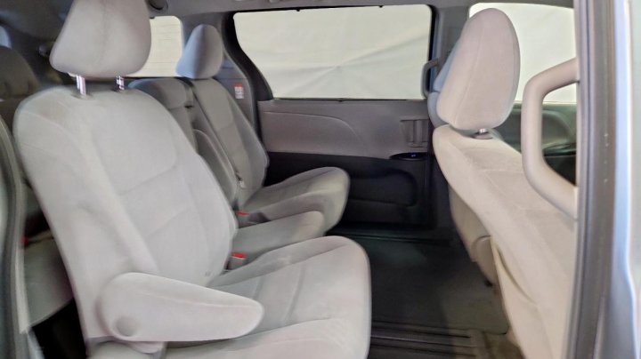 Toyota SIENNA  2016