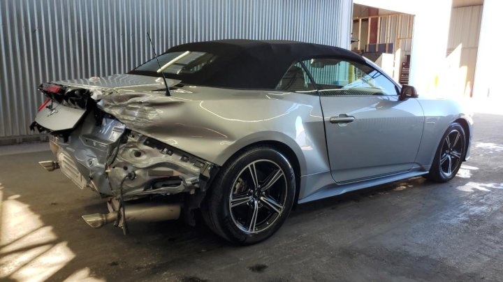Ford MUSTANG  2025