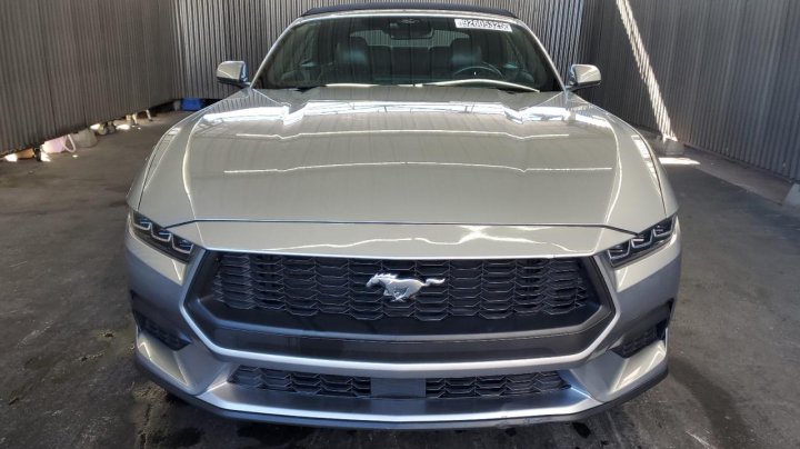 Ford MUSTANG  2025