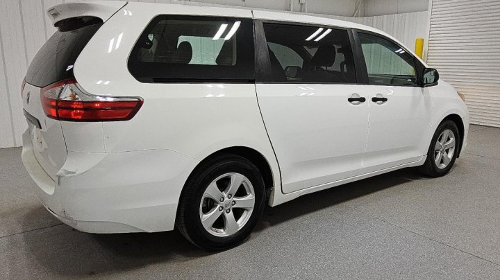 Toyota SIENNA  2017