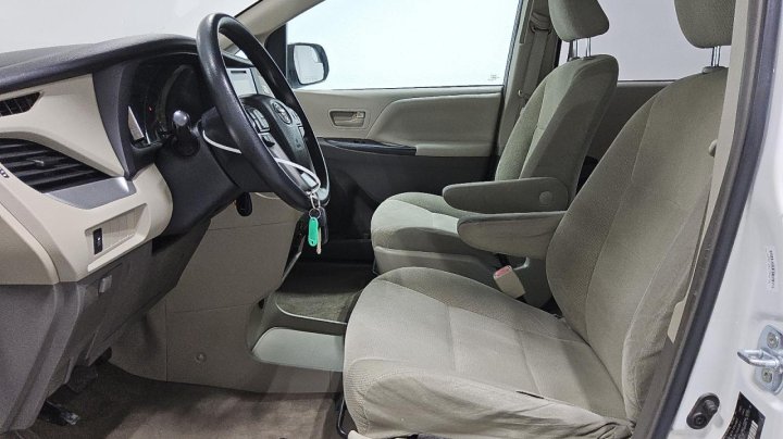 Toyota SIENNA  2017