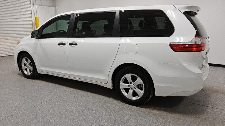 Toyota SIENNA  2015