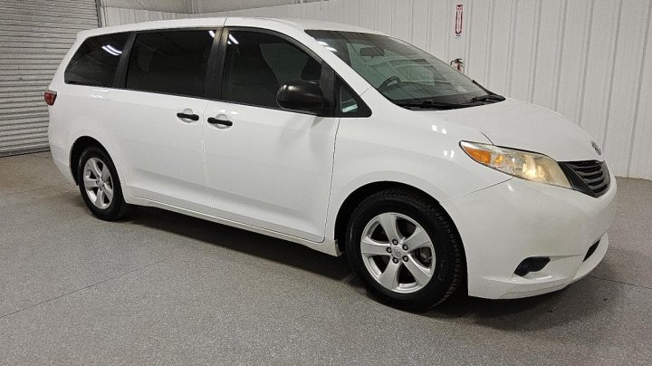 Toyota SIENNA  2015