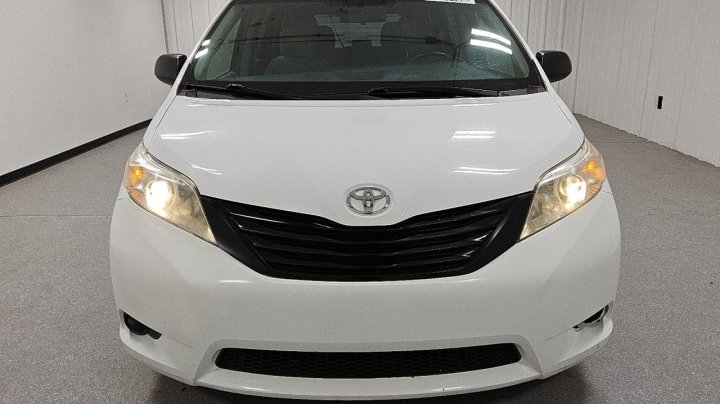 Toyota SIENNA  2015