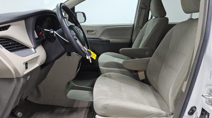 Toyota SIENNA  2015