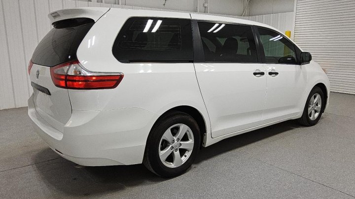 Toyota SIENNA  2015