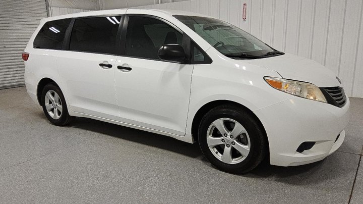 Toyota SIENNA  2015