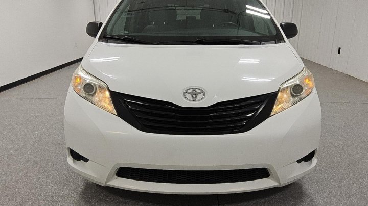 Toyota SIENNA  2015