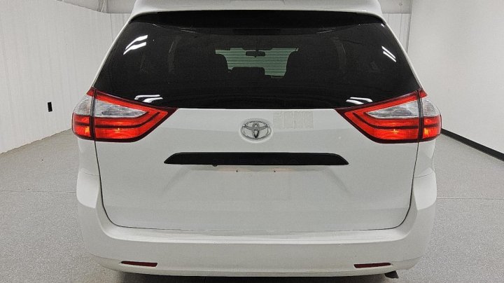 Toyota SIENNA  2015