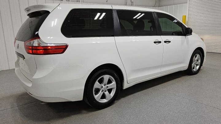 Toyota SIENNA  2016