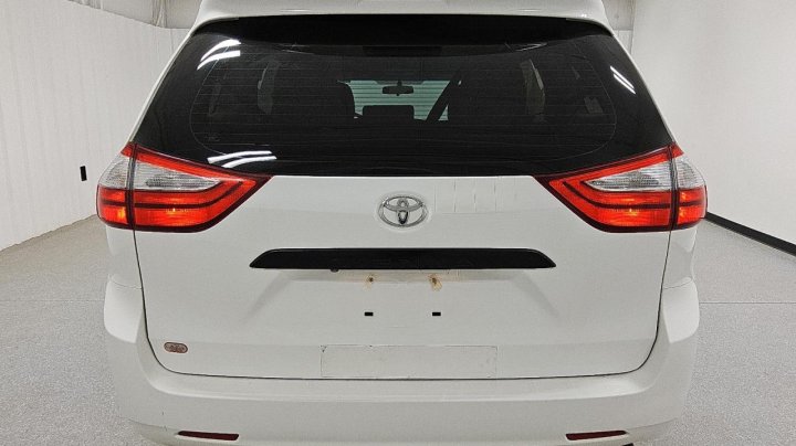 Toyota SIENNA  2016