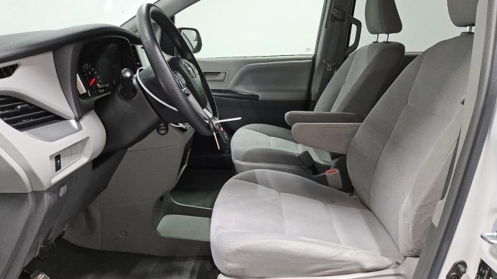 Toyota SIENNA  2016
