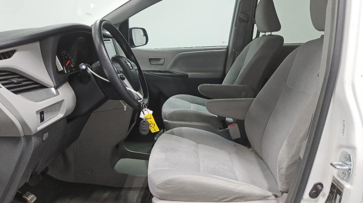 Toyota SIENNA  2016