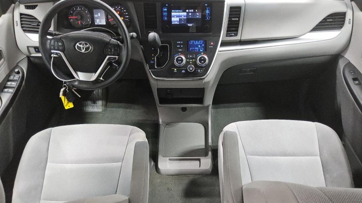 Toyota SIENNA  2016
