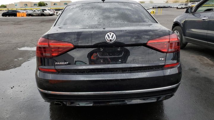 Volkswagen PASSAT  2018