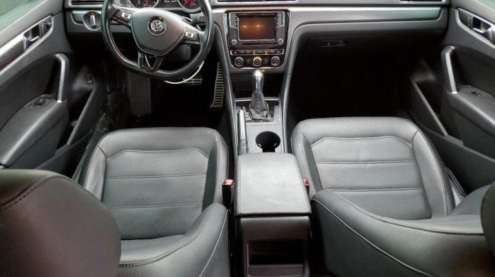 Volkswagen PASSAT  2018