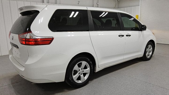 Toyota SIENNA  2015