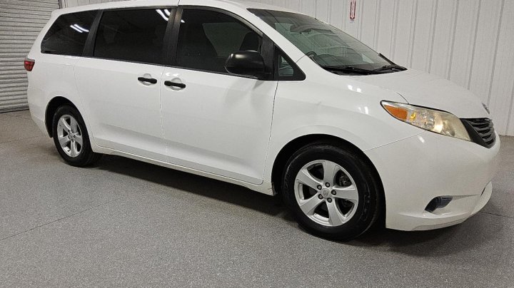 Toyota SIENNA  2015