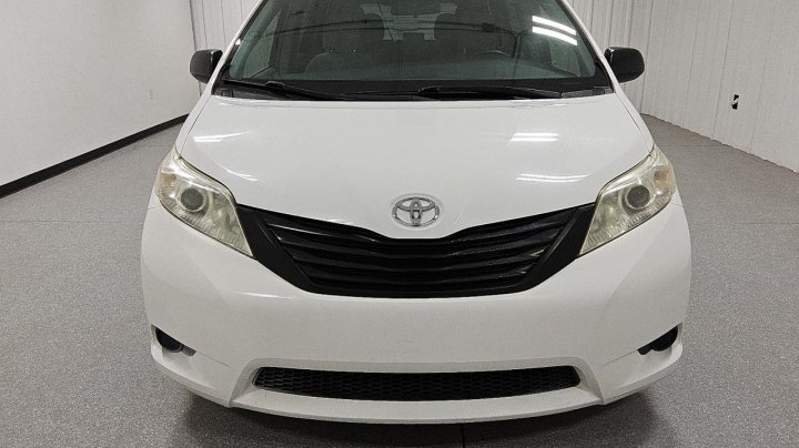 Toyota SIENNA  2015