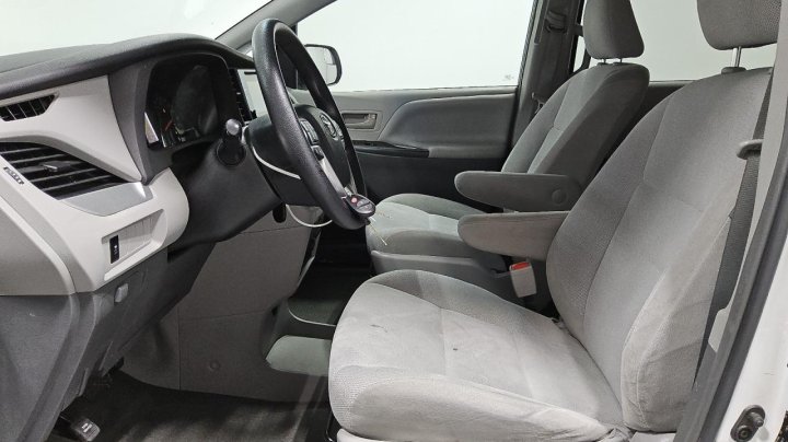 Toyota SIENNA  2015