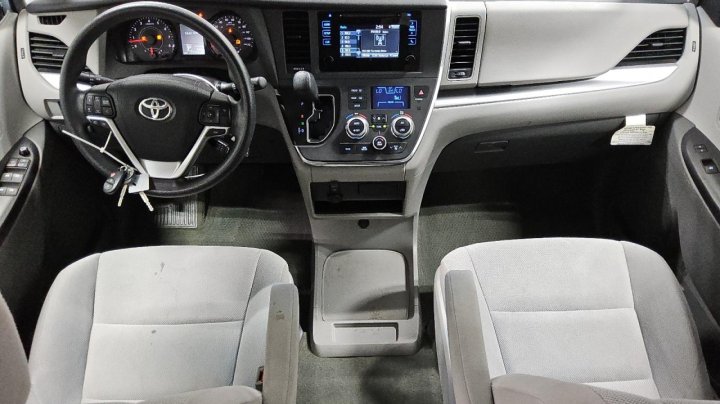 Toyota SIENNA  2015