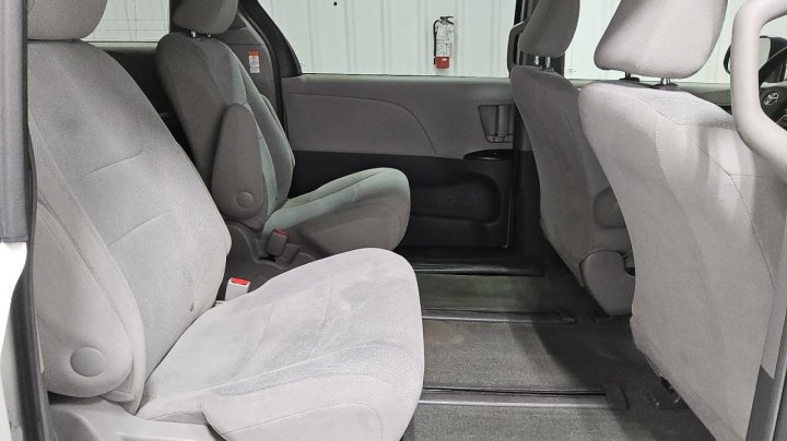 Toyota SIENNA  2015