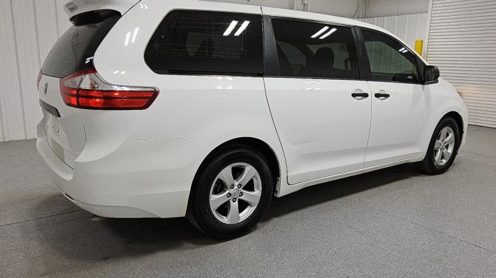 Toyota SIENNA  2016