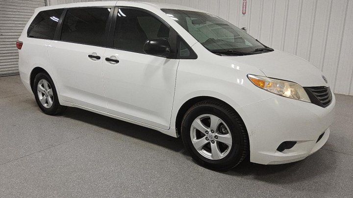 Toyota SIENNA  2016