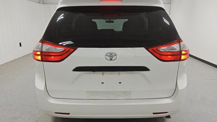 Toyota SIENNA  2016
