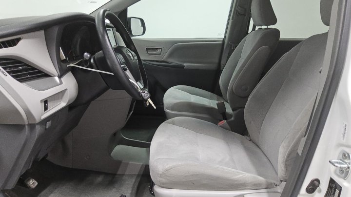 Toyota SIENNA  2016