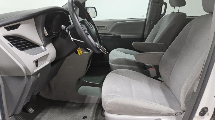 Toyota SIENNA  2016