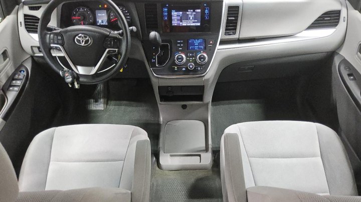 Toyota SIENNA  2016