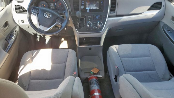 Toyota SIENNA  2017