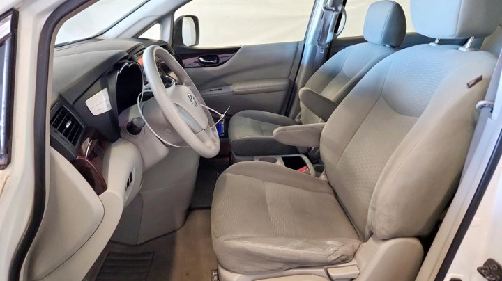 Nissan Quest  2015