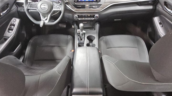 Nissan Altima  2025