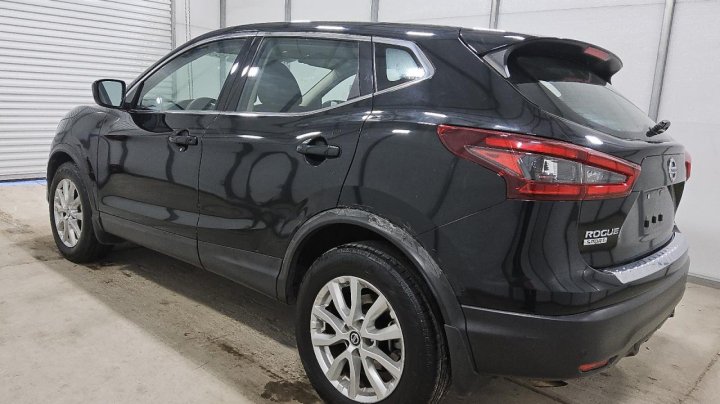Nissan Rogue Sport  2021