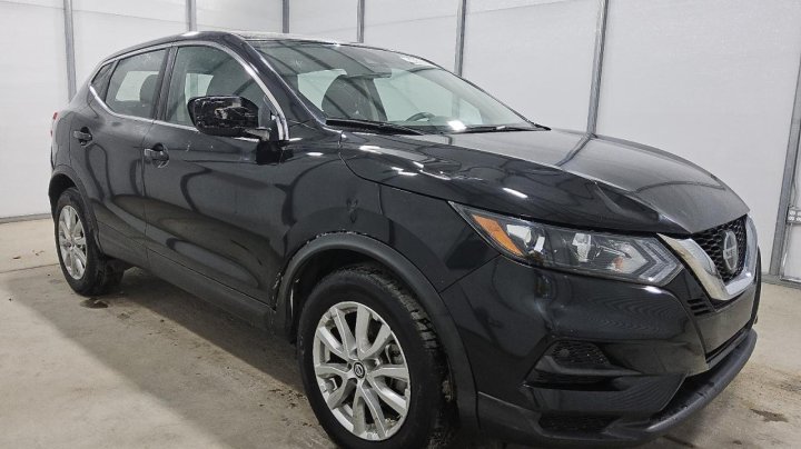 Nissan Rogue Sport  2021