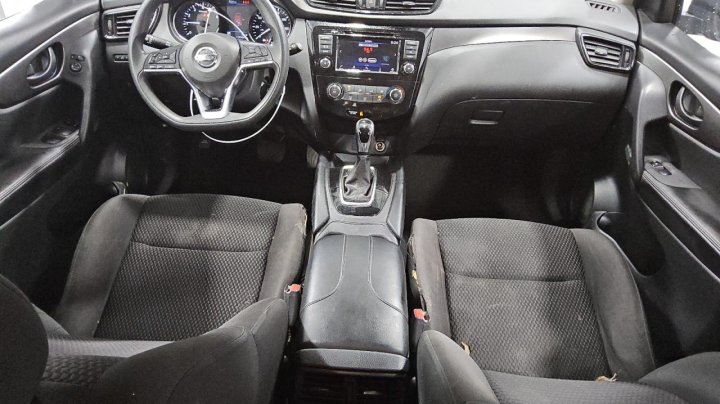 Nissan Rogue Sport  2021