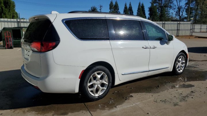 CHRYSLER Pacifica  2017
