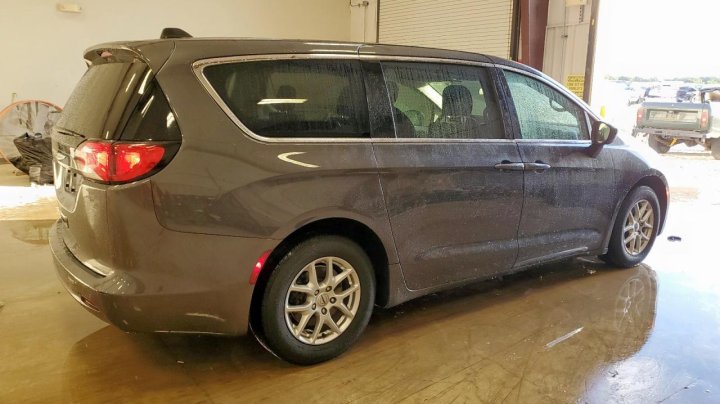 CHRYSLER VOYAGER  2022