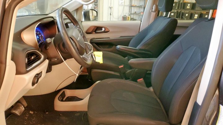 CHRYSLER VOYAGER  2022